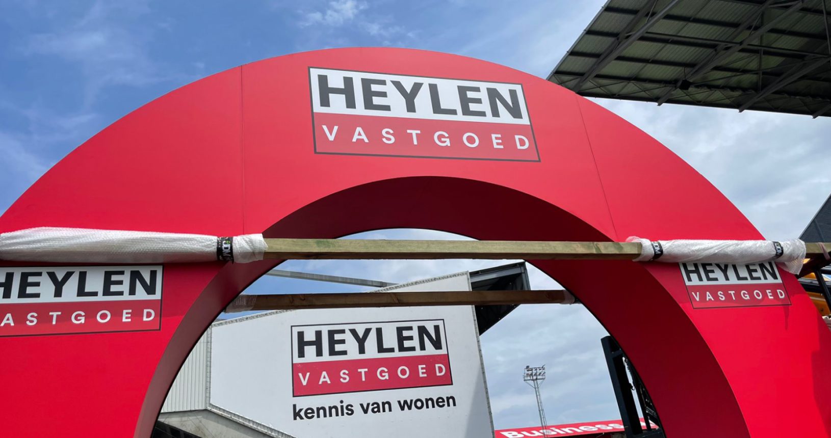 Publiciteitsboog Heylen Vastgoed - JDM